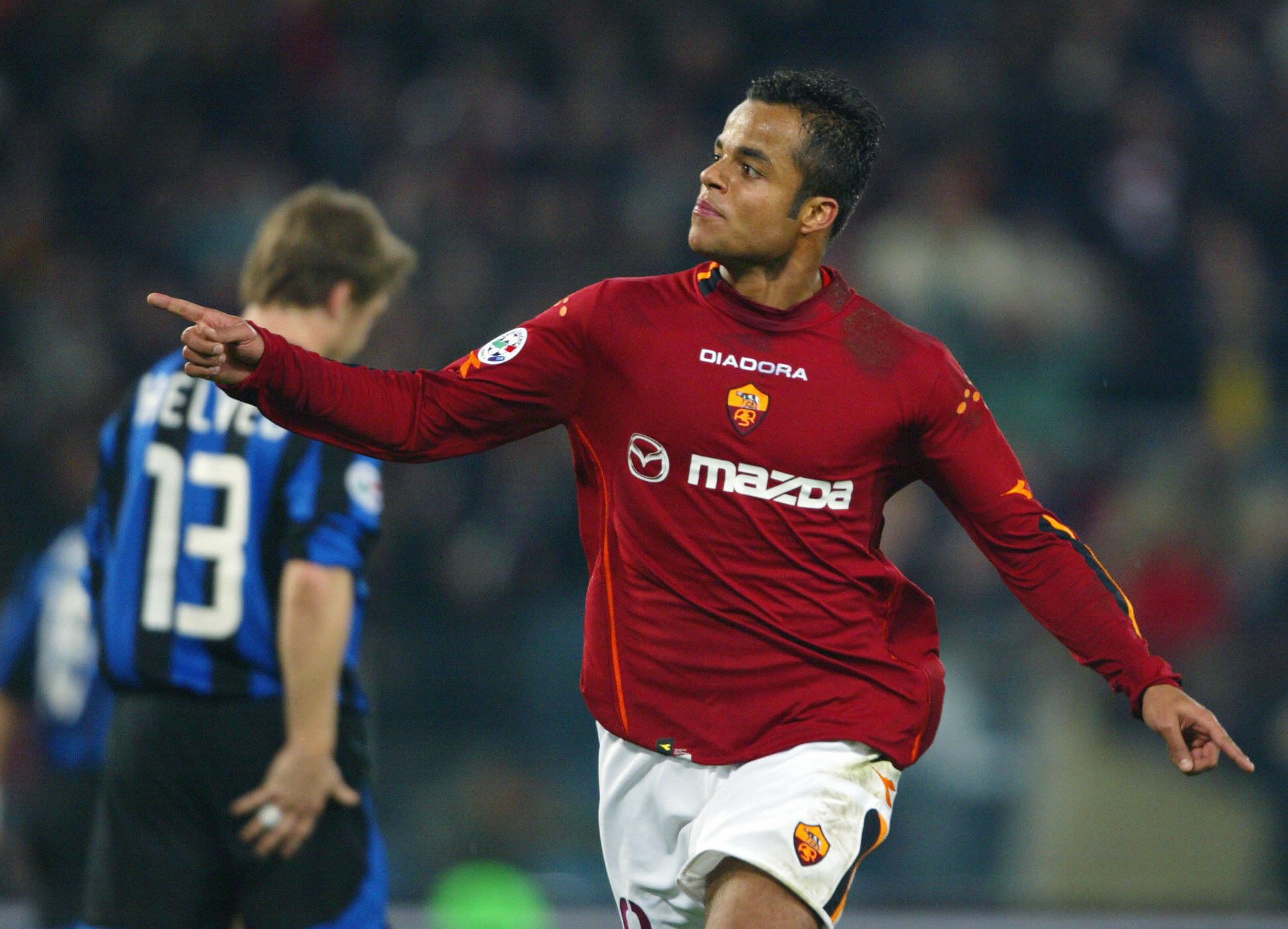 as-roma-brazilian-midfielder-alessandro